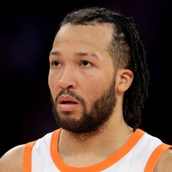 Jalen Brunson's 35 Points Propel Knicks to 137-98 Rout of 76ers in Game 1 — image 1