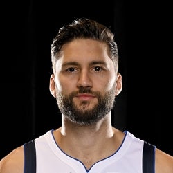 Maxi Kleber headshot
