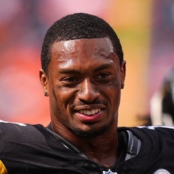 DeShon Elliott headshot