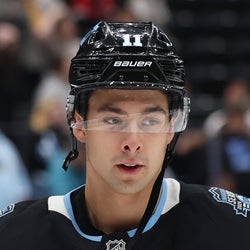 Dylan Guenther headshot