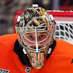 Petr Mrazek headshot