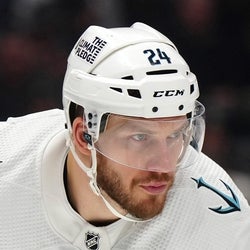 Jamie Oleksiak headshot