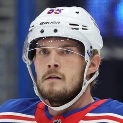 Ryan Lindgren headshot